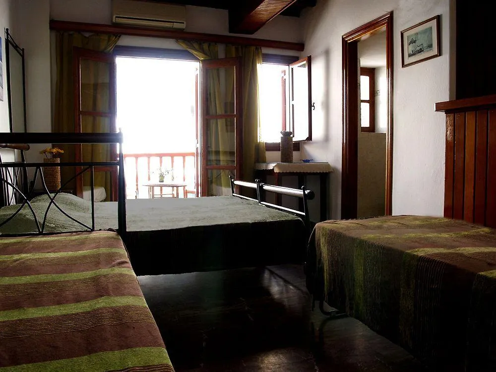Elena Studios & Suites Ornos  Řecko